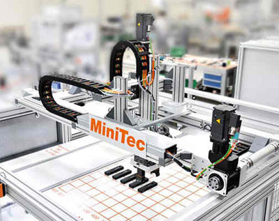 5x5mm Cable Drag Chain Mounted on Mini CNC Router